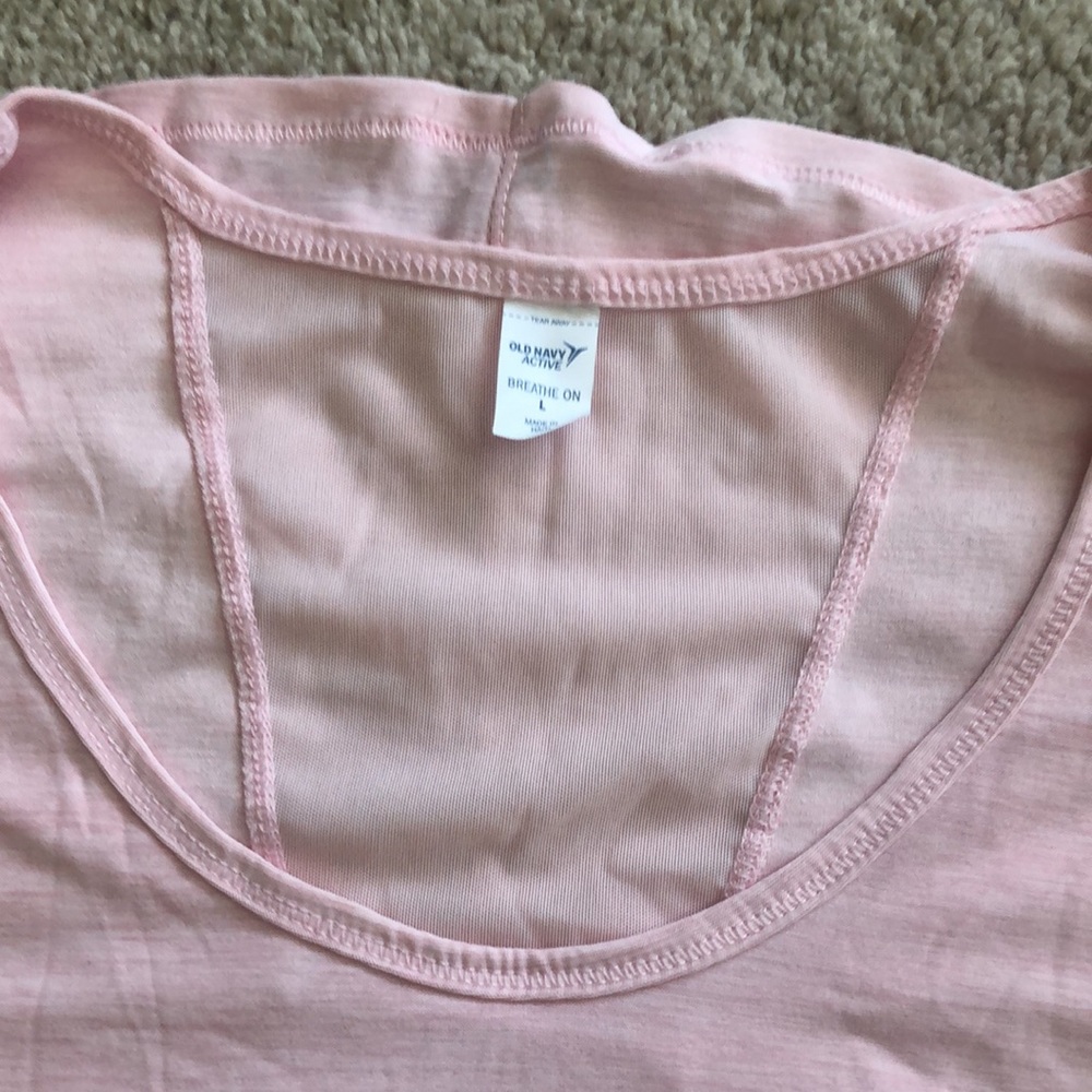 Workout top - Picture 2 of 4